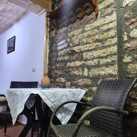 Karafil Guesthouse Gjirokastër Esterno foto