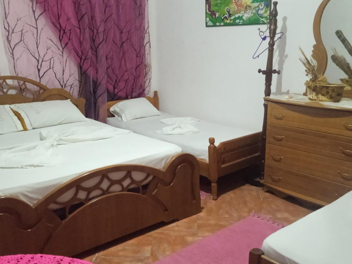 Karafil Guesthouse Gjirokastër Esterno foto