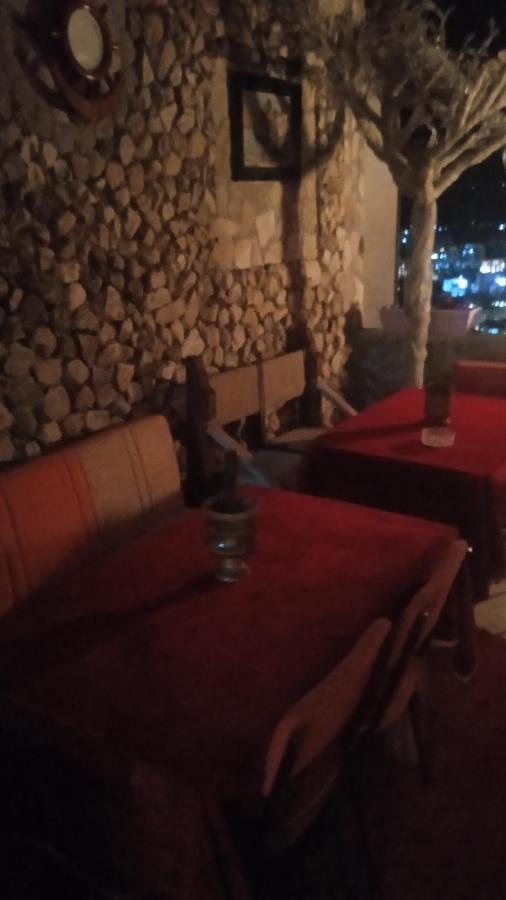 Karafil Guesthouse Gjirokastër Esterno foto