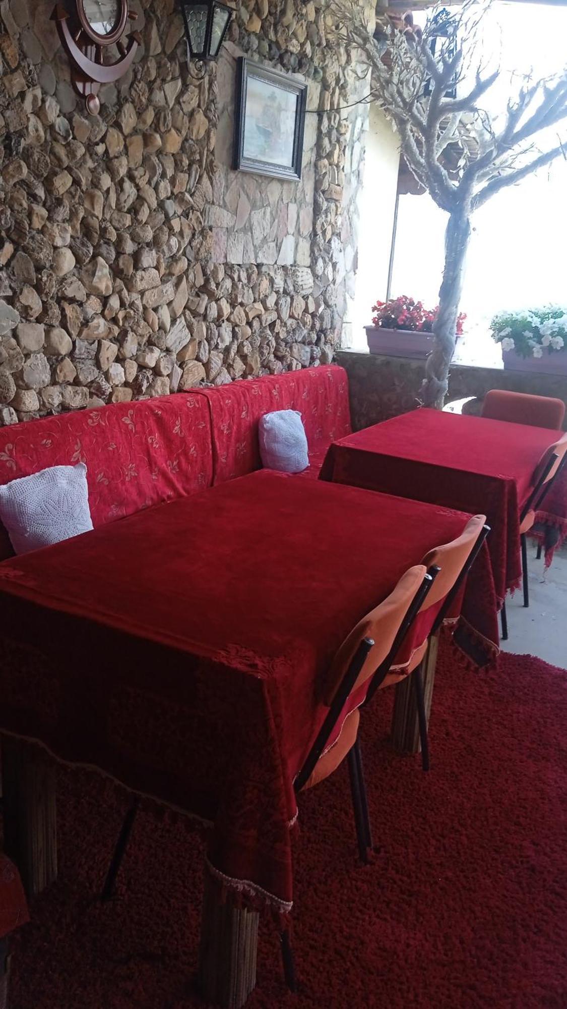 Karafil Guesthouse Gjirokastër Esterno foto
