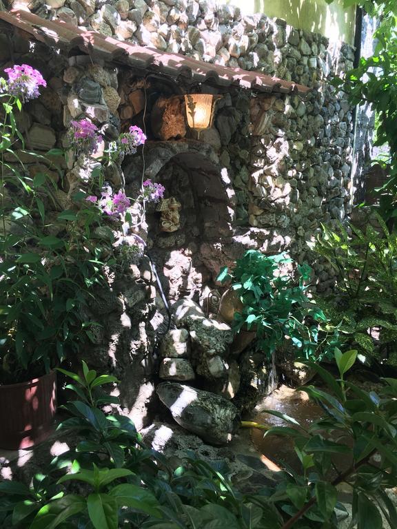 Karafil Guesthouse Gjirokastër Esterno foto