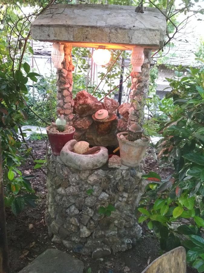 Karafil Guesthouse Gjirokastër Esterno foto