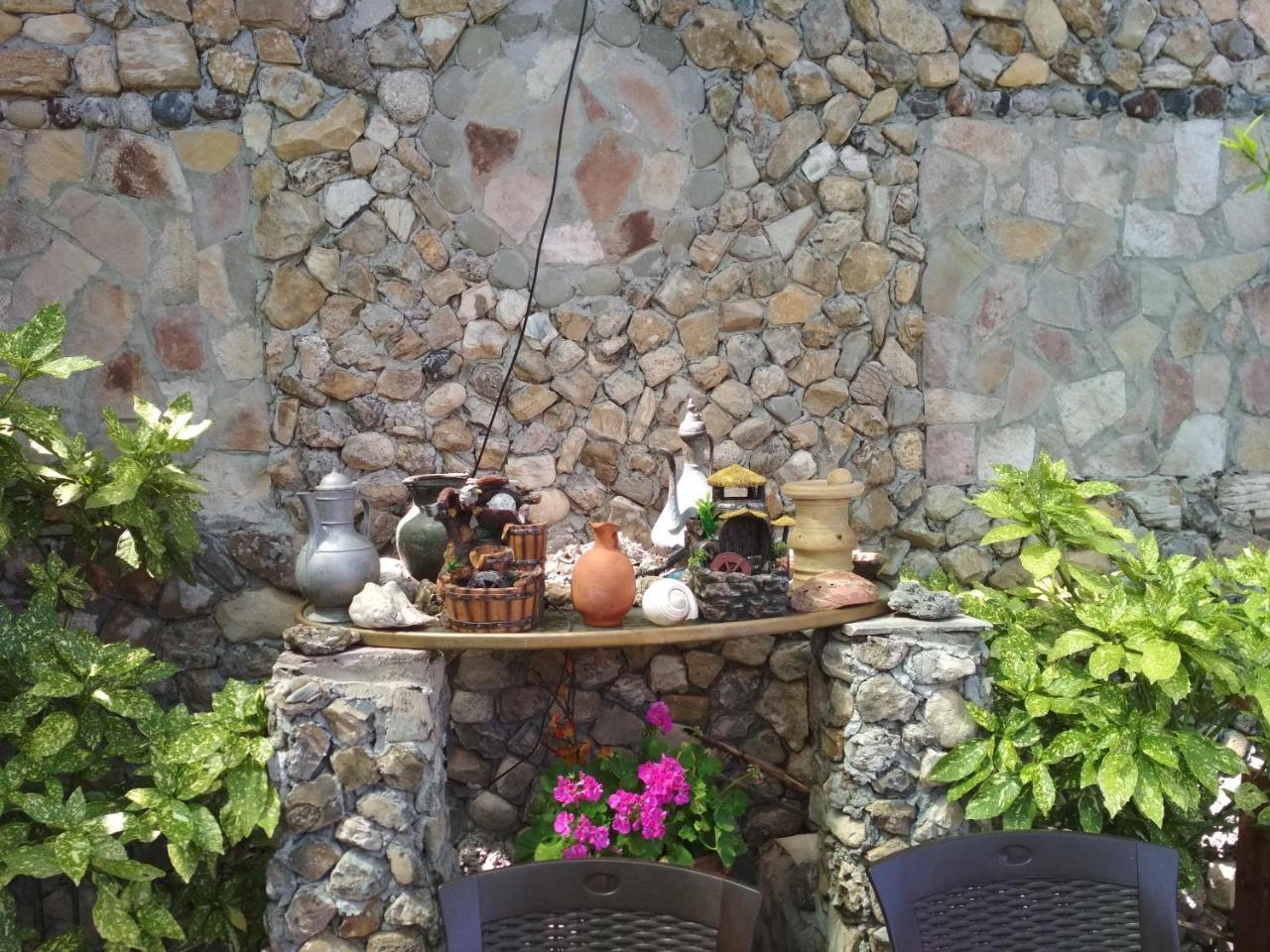 Karafil Guesthouse Gjirokastër Esterno foto