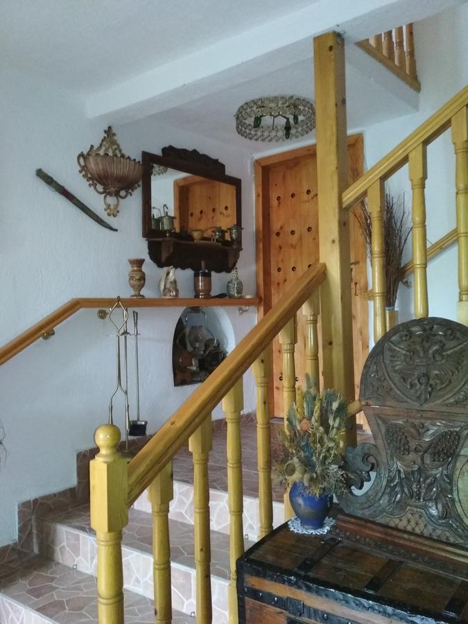 Karafil Guesthouse Gjirokastër Esterno foto
